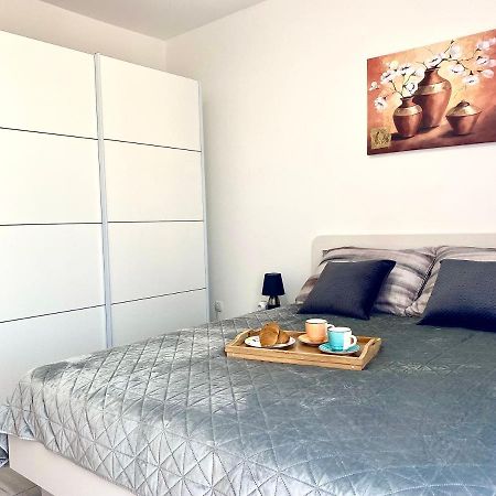 Ema Apartment Пула Екстериор снимка
