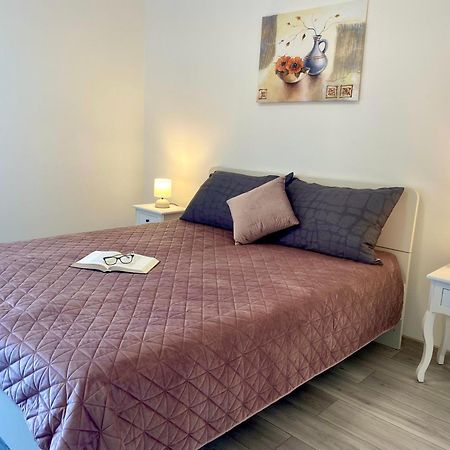 Ema Apartment Пула Екстериор снимка