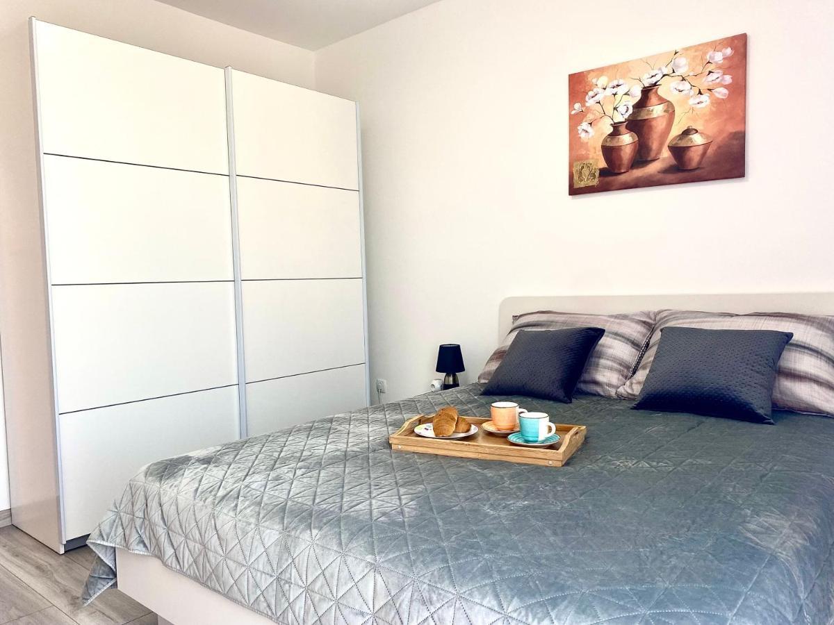 Ema Apartment Пула Екстериор снимка