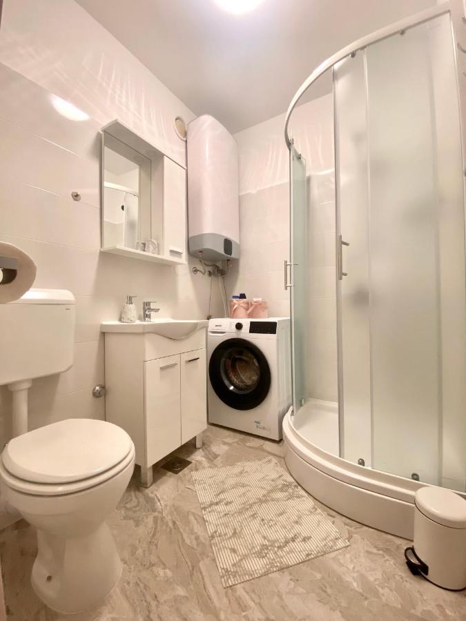 Ema Apartment Пула Екстериор снимка