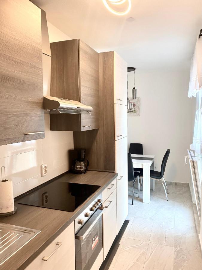 Ema Apartment Пула Екстериор снимка