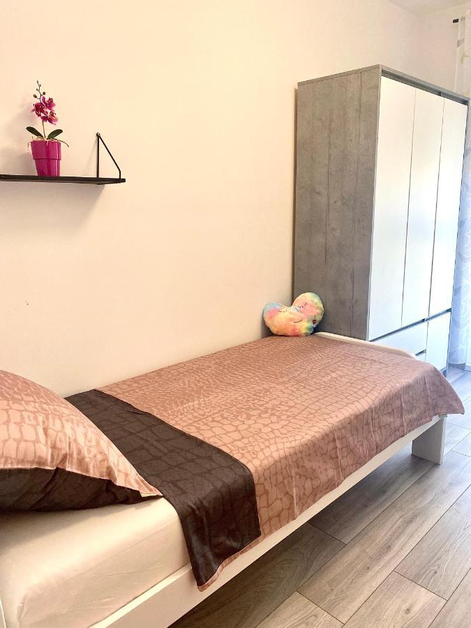 Ema Apartment Пула Екстериор снимка