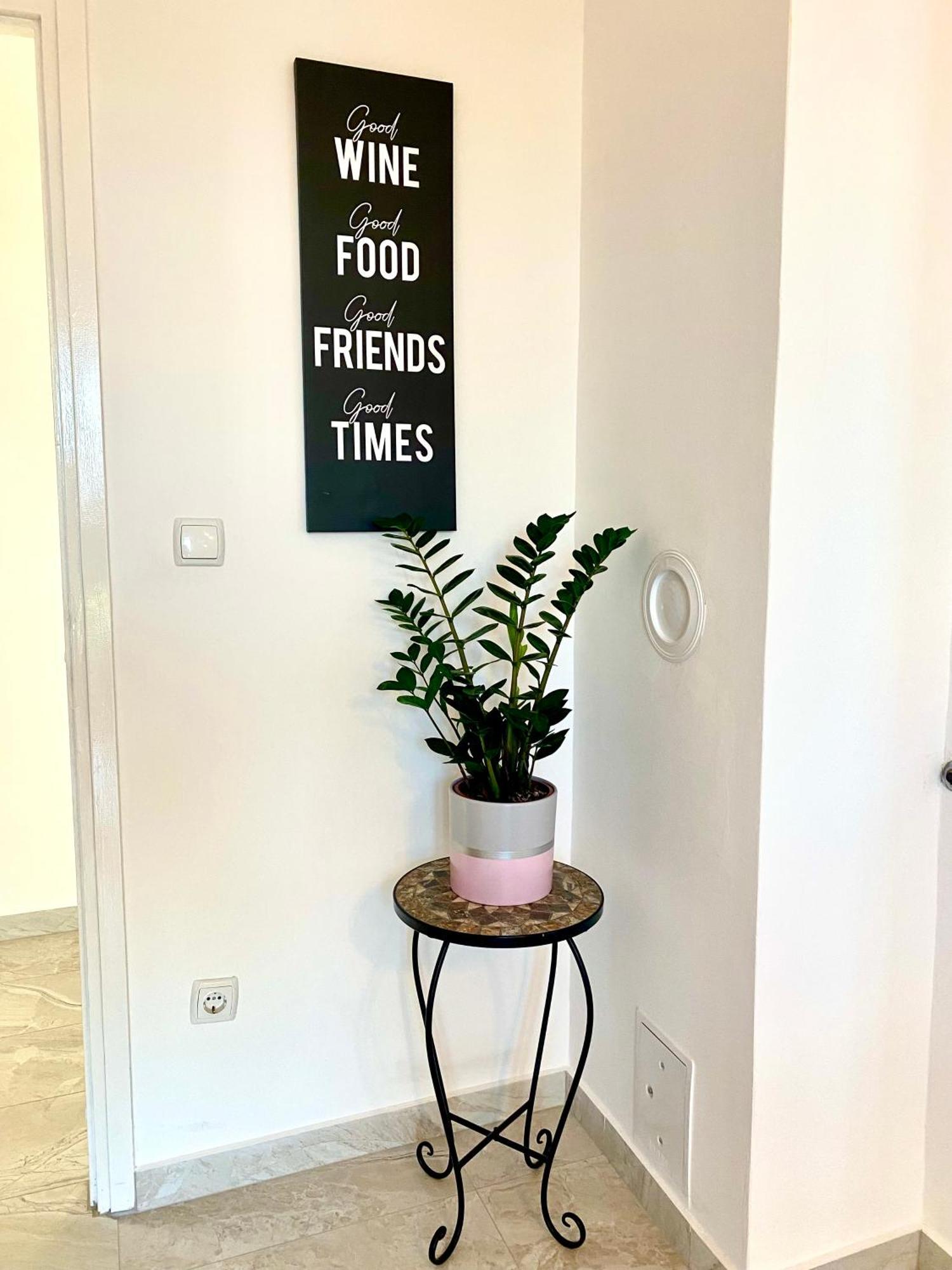 Ema Apartment Пула Екстериор снимка